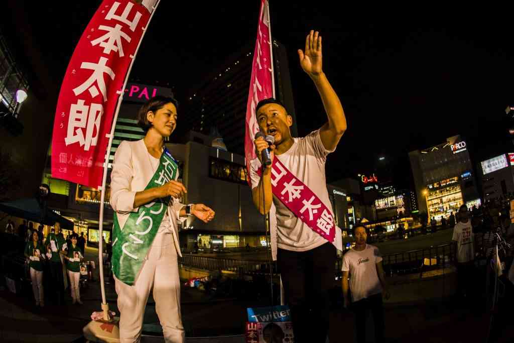 菅首相、バイデン氏と初の電話会談　日米同盟強化へ連携を確認