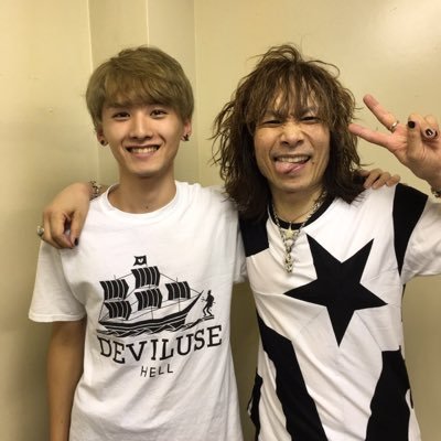 イエモン吉井和哉の長男・吉井添、19歳誕生日を報告「美しい」「やっぱり男前」と祝福の声