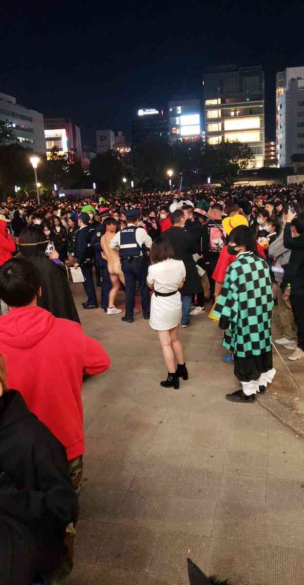 渋谷のハロウィン 終電後の迷惑行為の多さに「裏切られた」