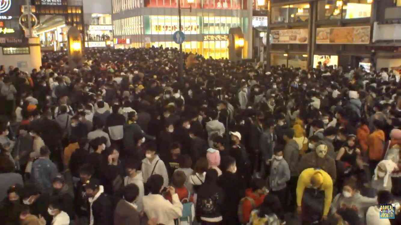 福岡はハロウィーン大群衆騒ぎ…批判殺到「恥ずかしい」　警固公園トレンド入り