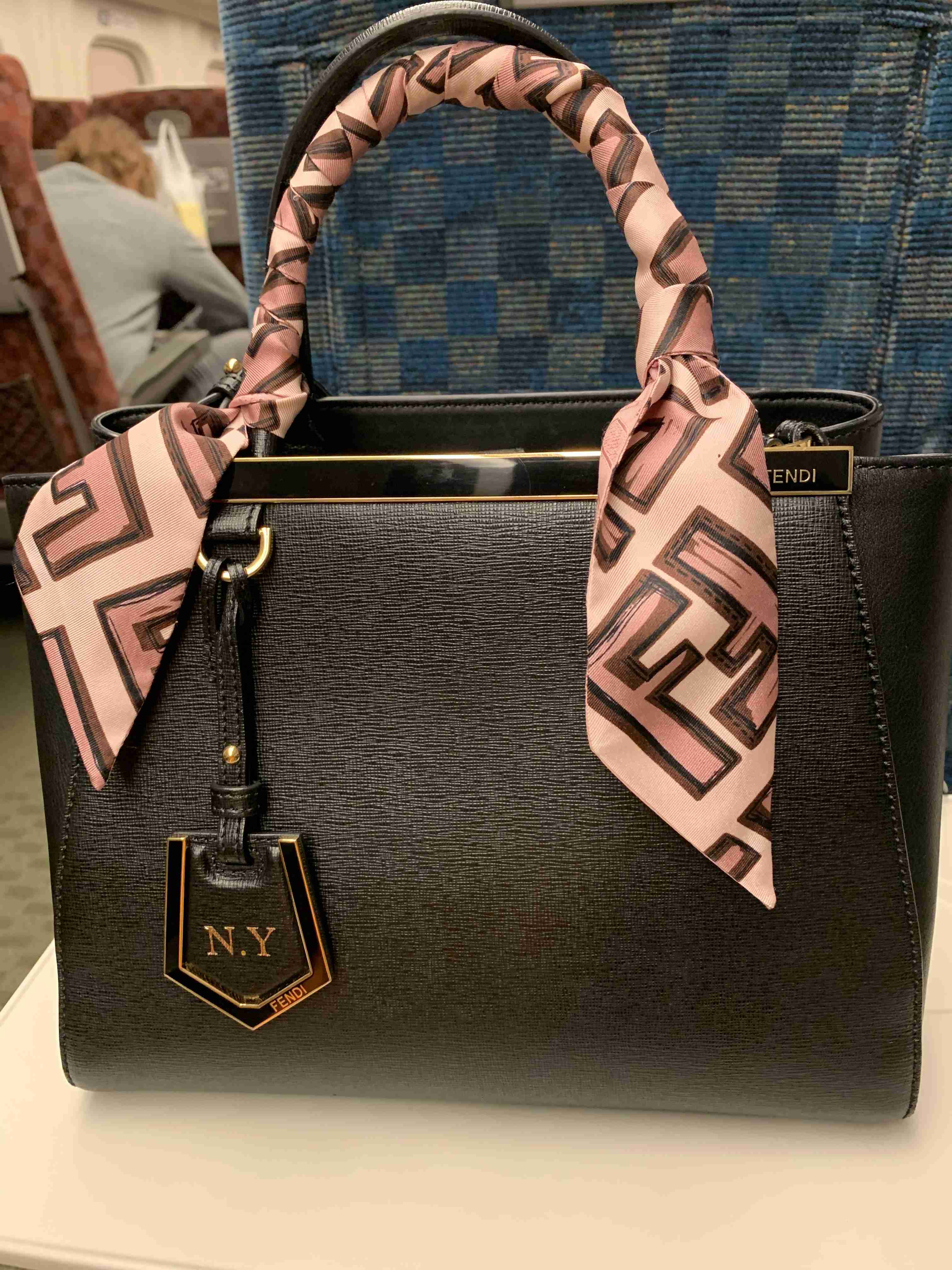 お気に入りのバッグ見せてください