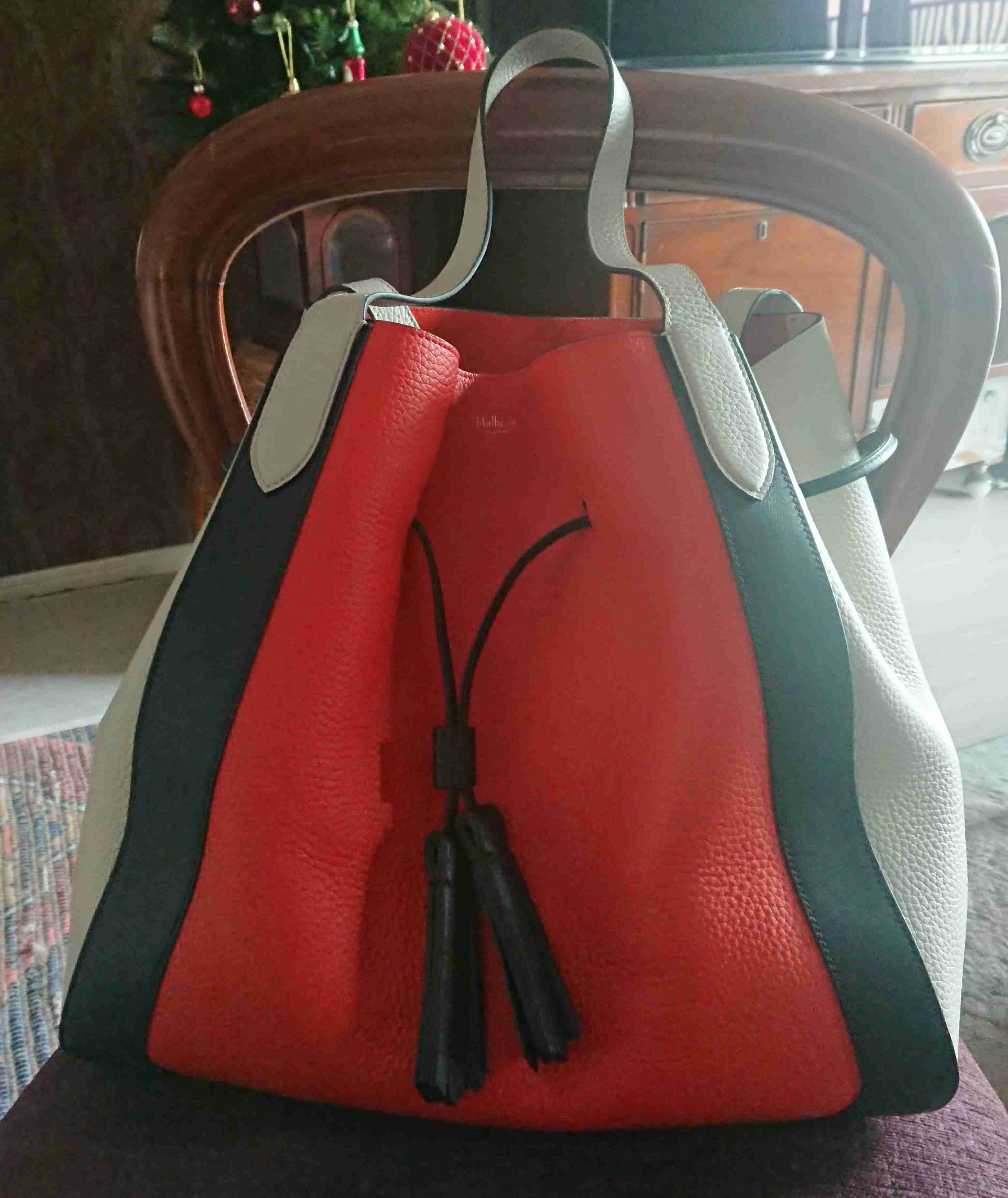 お気に入りのバッグ見せてください