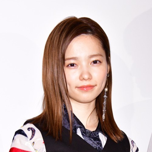 島崎遥香、白ラインメイク＆ピンクリボンを結んだ個性的ヘアが反響「髪型ねずこみたい」「超絶綺麗」