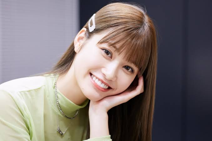 ダウンスタイルにヘアアクセ