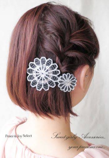 ダウンスタイルにヘアアクセ