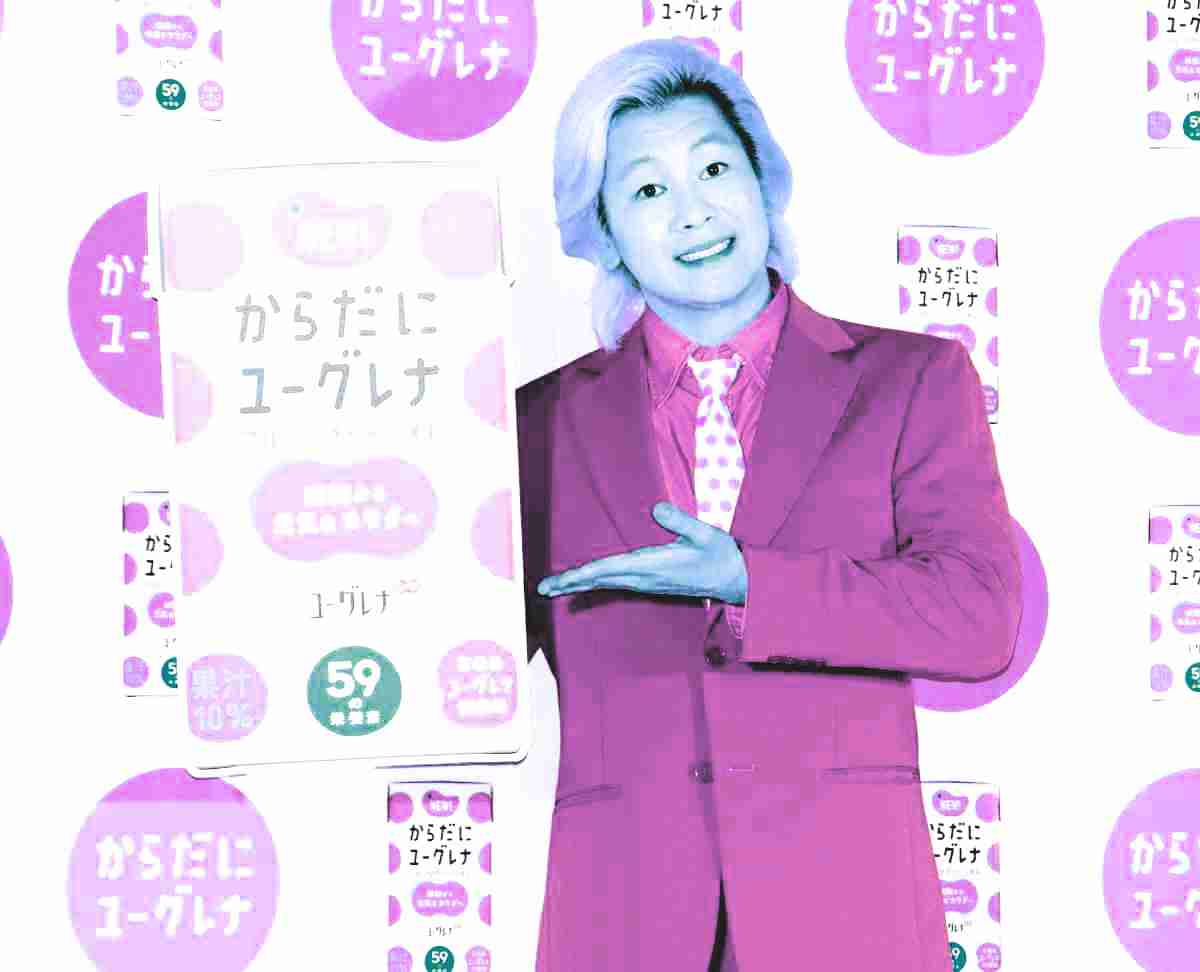 カズレーザー、イメージカラー一変　緑色スーツ姿を披露「楽屋で髭男爵のひぐちさんと言われた」