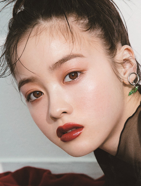 濃いメイクが似合う女優さん