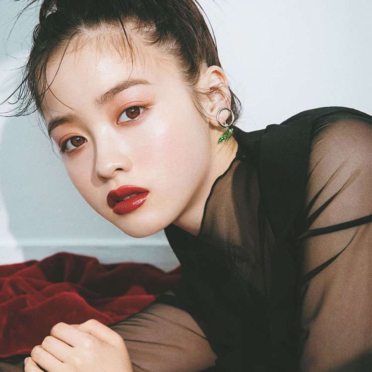 濃いメイクが似合う女優さん