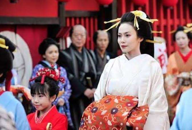 濃いメイクが似合う女優さん