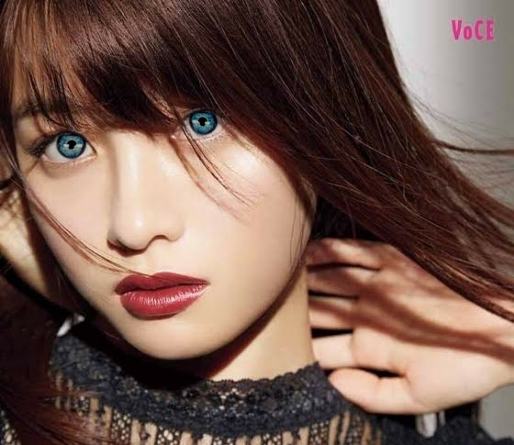 濃いメイクが似合う女優さん