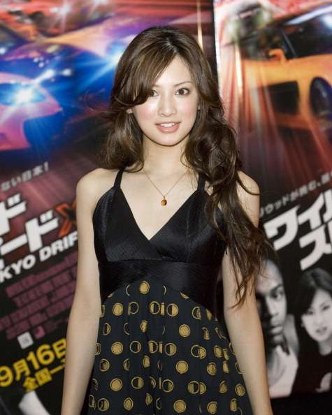 濃いメイクが似合う女優さん