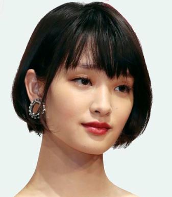 濃いメイクが似合う女優さん