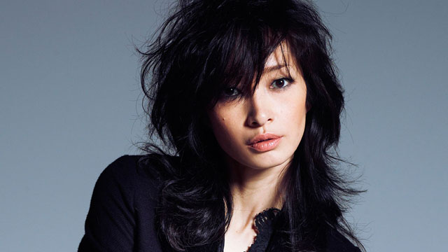 濃いメイクが似合う女優さん