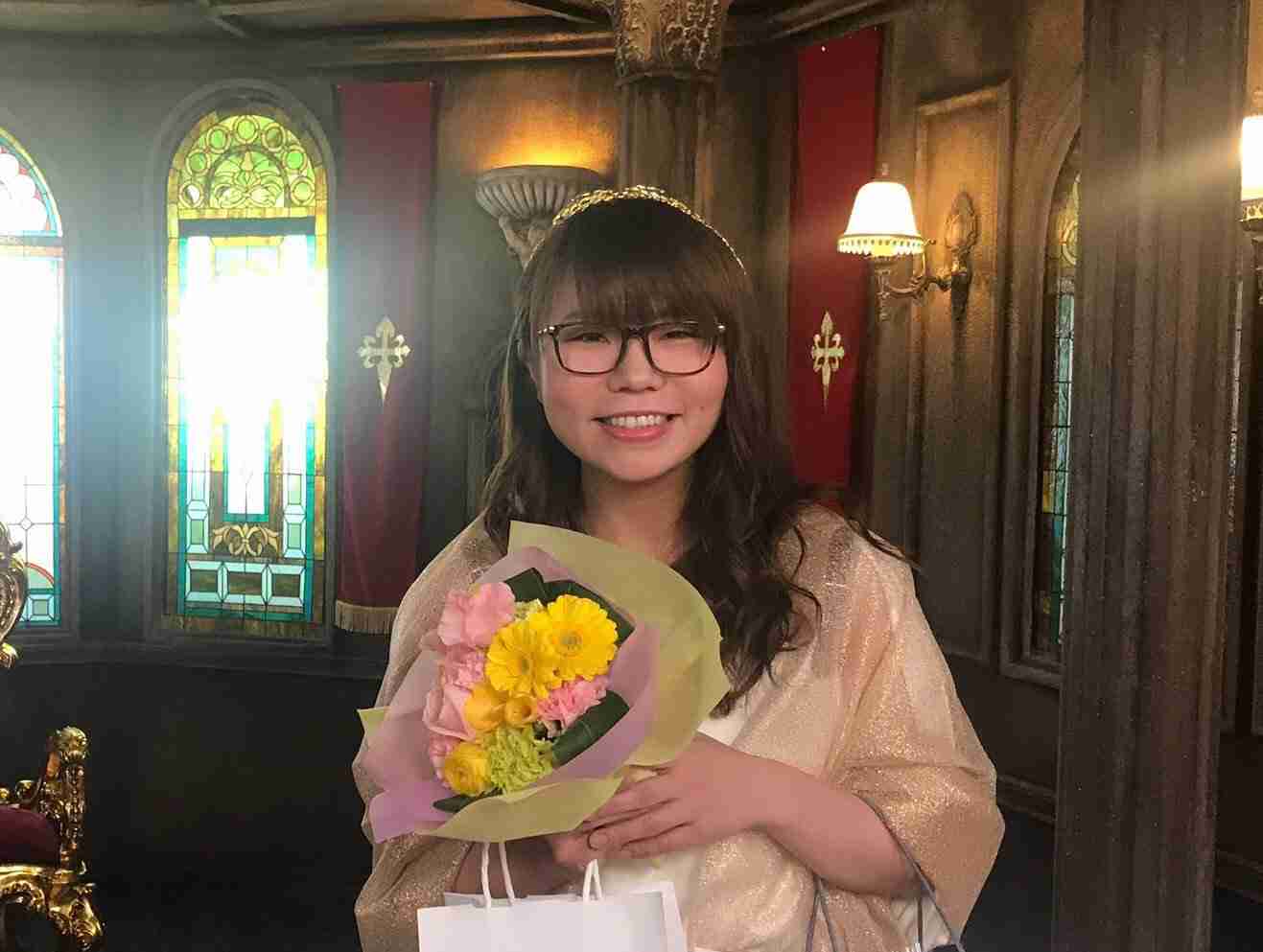 【職場】女性が自分含めて2人のとき、もう1人が美人だったら
