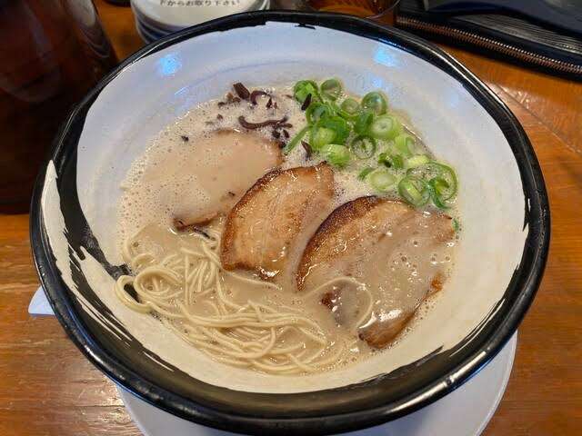 【週末】金曜日にお酒を呑みながら穏やかに雑談するトピ