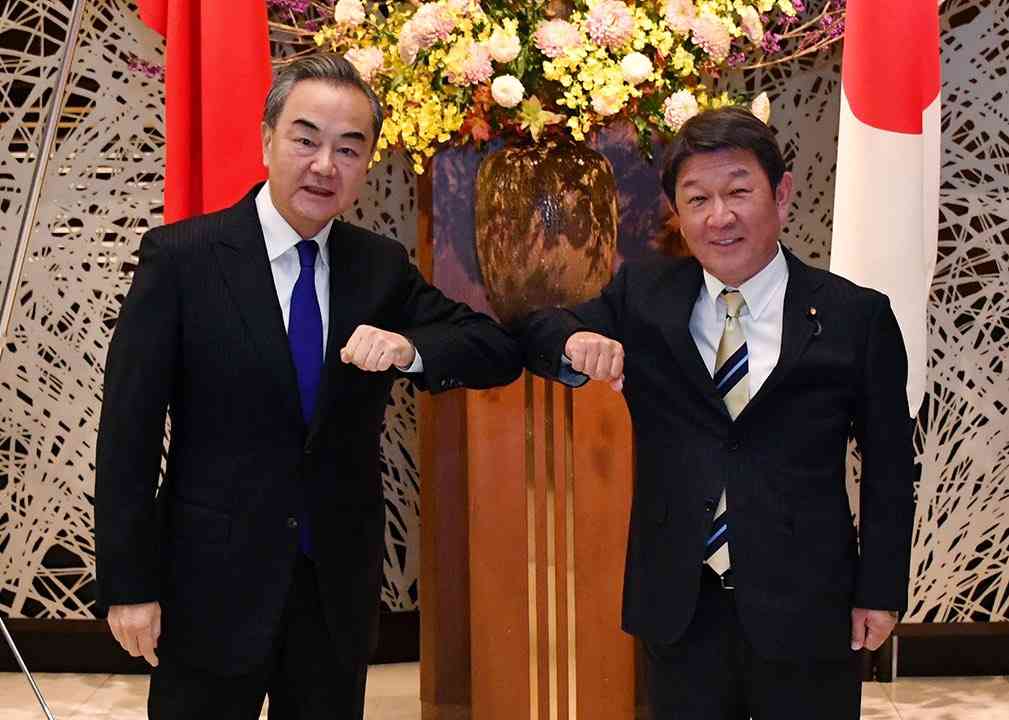 自民 野党側に国民投票法の改正案 26日採決を提案