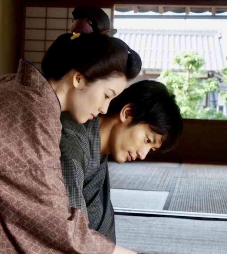 三浦春馬と三浦翔平の鬼気迫る表情写した「天外者」新写真が公開