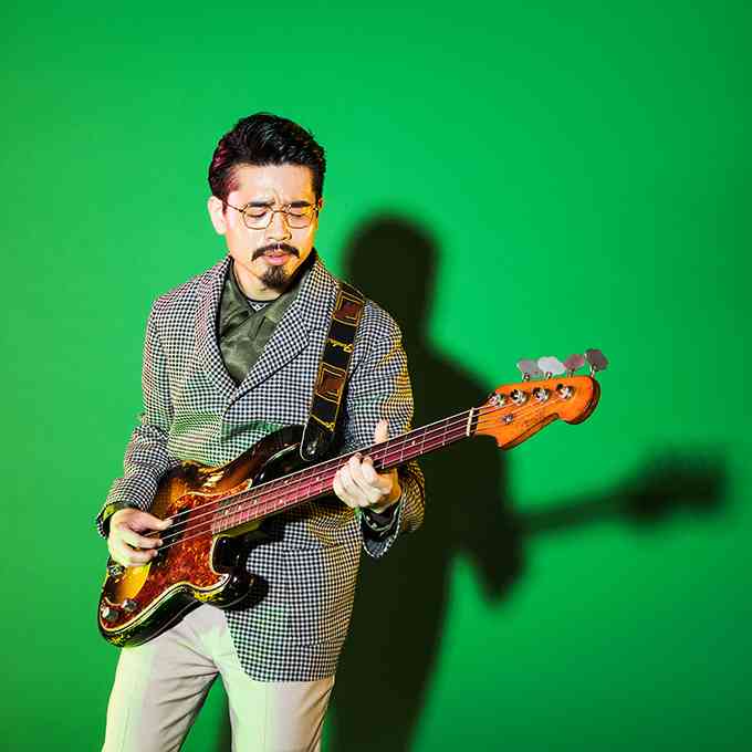 ボーカル以外の画像でバンド名が分かったらプラスするトピ