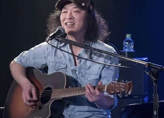 ボーカル以外の画像でバンド名が分かったらプラスするトピ