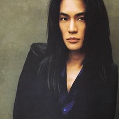 ボーカル以外の画像でバンド名が分かったらプラスするトピ