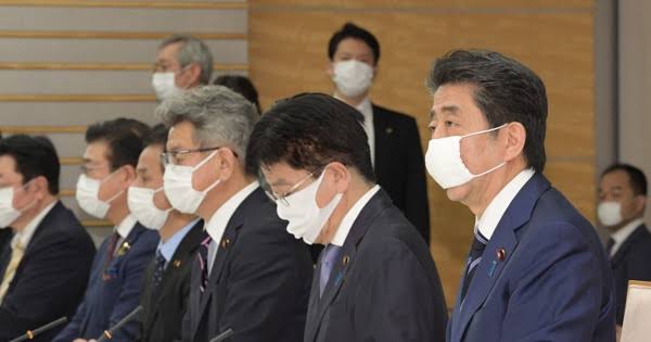 何色のマスクしてますか?
