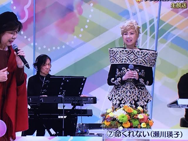瀬川瑛子の衣装が「軍艦巻きみたい」でもはや「瀬ガガ瑛子様」状態に