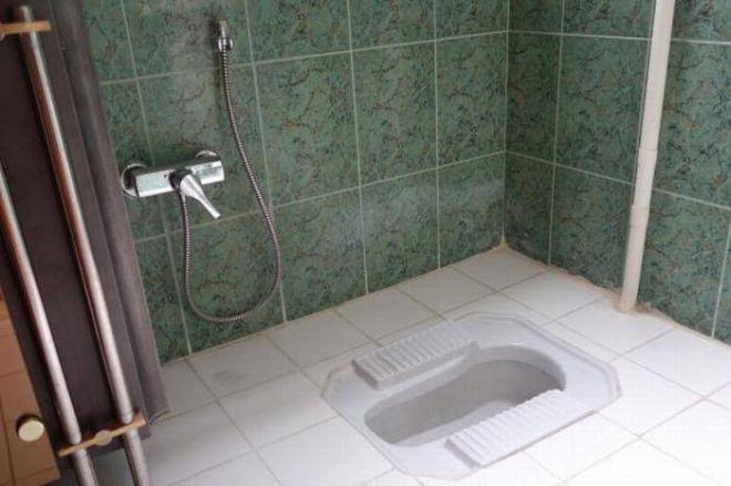 洋式の比率はまだ57%…公立小中に和式トイレが多いのはなぜか