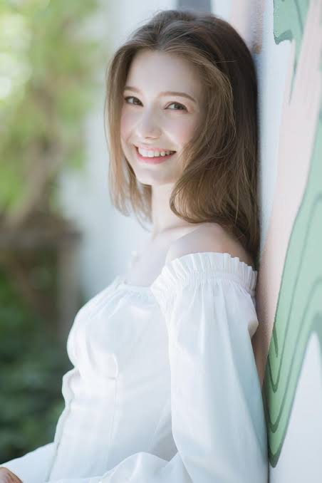 海外の美人を貼るトピpart3