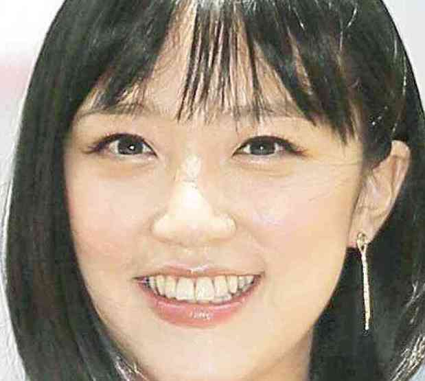 竹内由恵アナ、紅葉の中でマタニティーフォト「お腹大きくてビックリ。双子ちゃんかな」