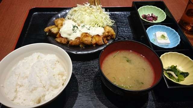 千年の宴「詐欺牛タン弁当」が大炎上。悪いのはウーバーか店か？議論白熱