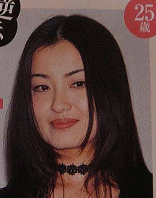 平子理沙、25年前の細眉へそ出しショット公開「わたし史上最高の細眉～!90年代ってカンジ」