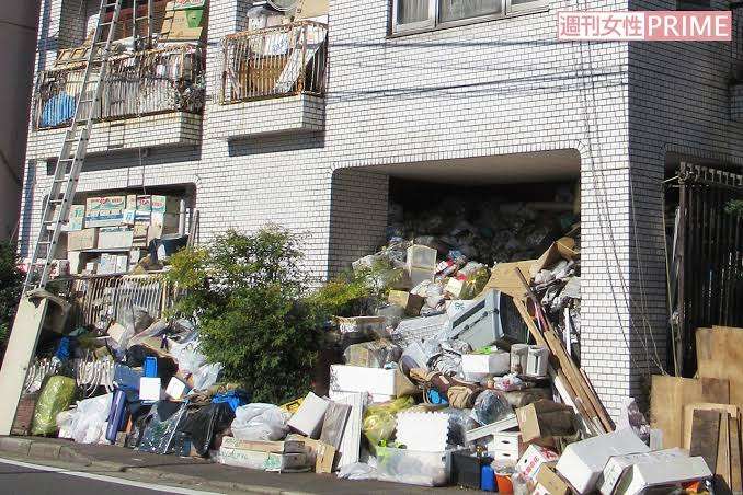 “若者のゴミ屋敷”が急増中　家のトイレが使えずコンビニで