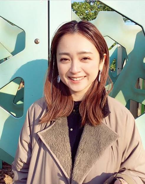 安達祐実、ブルーヘアに大胆イメチェン「綺麗」「ブルーも似合う」と反響