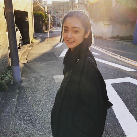 安達祐実、ブルーヘアに大胆イメチェン「綺麗」「ブルーも似合う」と反響