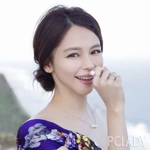 台湾で大活躍中のビビアン・スー 衰えぬ容姿に「時を凍らせている」の声