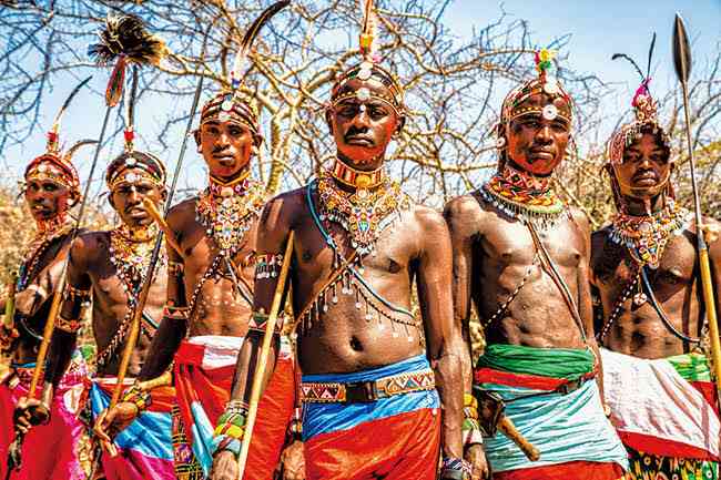 世界の素敵な民族衣装を貼るトピ