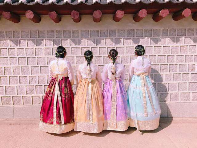 世界の素敵な民族衣装を貼るトピ