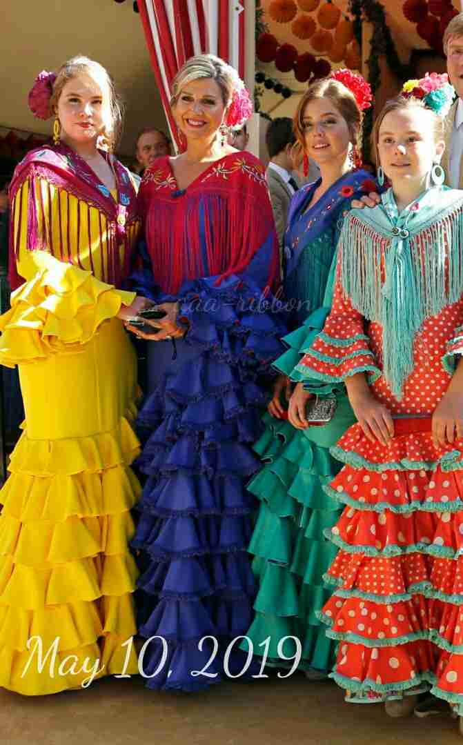 世界の素敵な民族衣装を貼るトピ