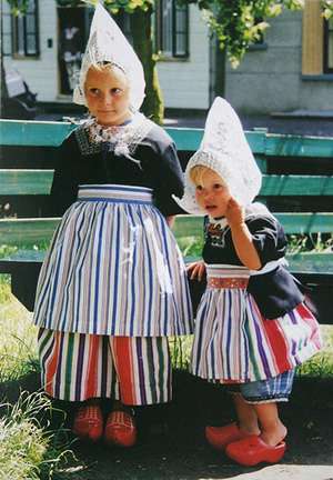 世界の素敵な民族衣装を貼るトピ