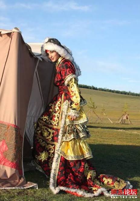 世界の素敵な民族衣装を貼るトピ