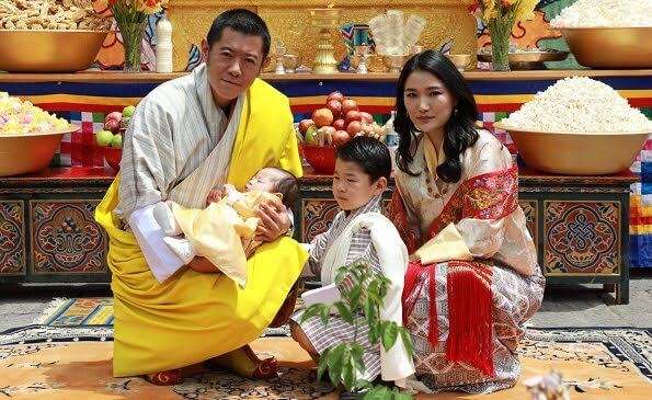 世界の素敵な民族衣装を貼るトピ