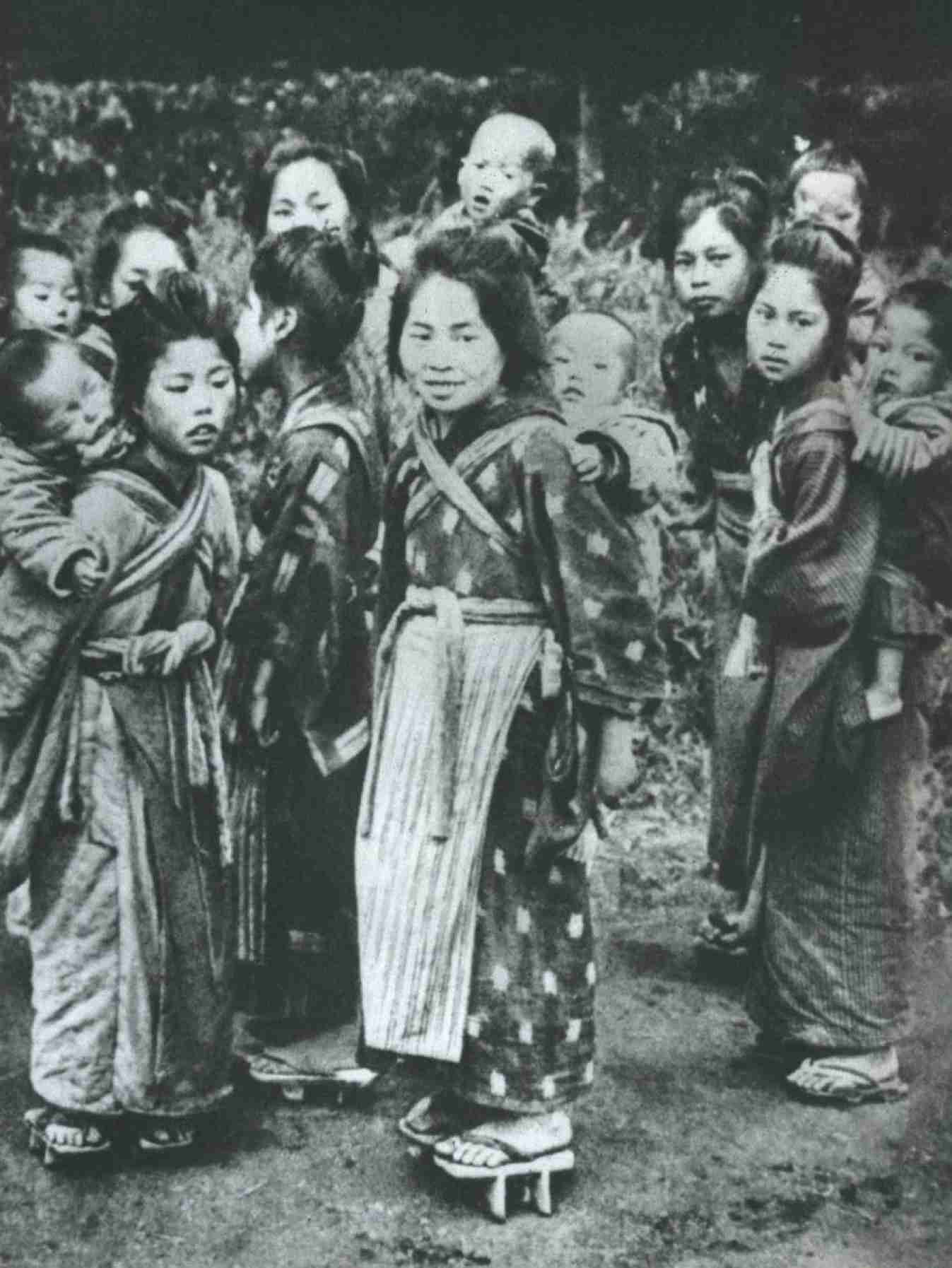 世界の素敵な民族衣装を貼るトピ