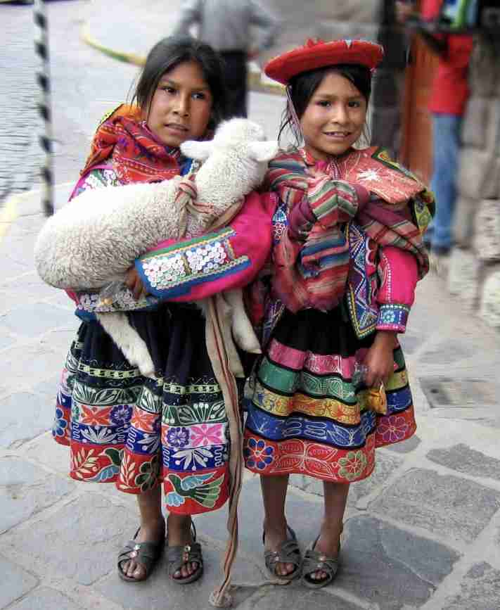 世界の素敵な民族衣装を貼るトピ