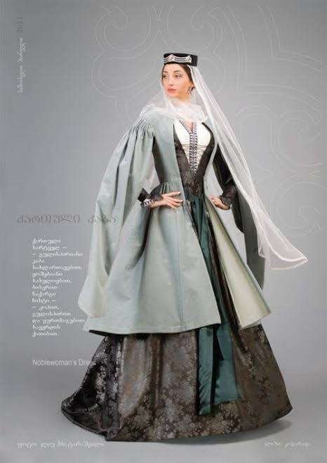 世界の素敵な民族衣装を貼るトピ