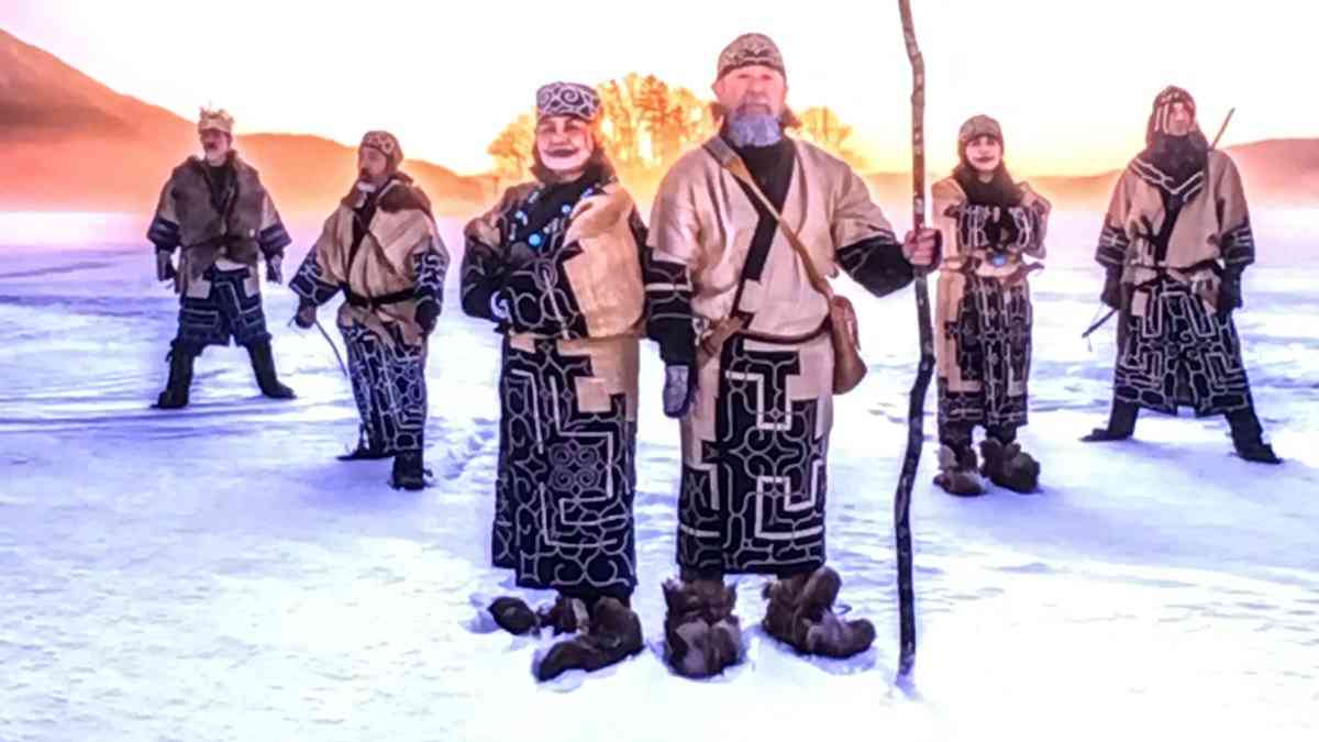 世界の素敵な民族衣装を貼るトピ