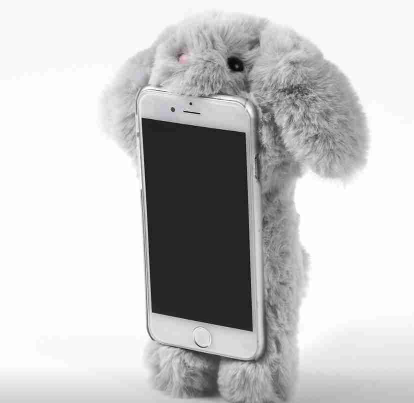 「スマホ育児を否定されてショック」という母親に反響 「理想は、見せない」「気にしないで見せてた」という人も