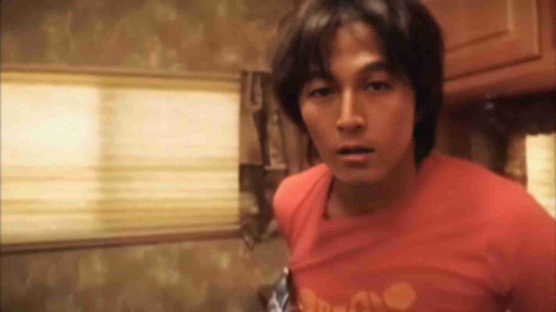 ミスチル桜井和寿の長男・Kaito、スーツ姿を披露「目尻がお父さんそっくり」「王子様みたい」