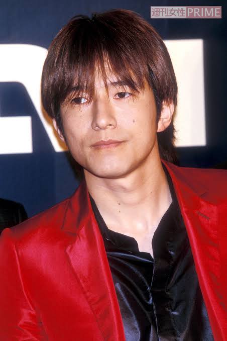 ミスチル桜井和寿の長男・Kaito、スーツ姿を披露「目尻がお父さんそっくり」「王子様みたい」