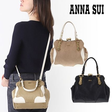 『鬼滅の刃』と『ANNA SUI』の初コレクション登場！ 禰豆子と胡蝶姉妹をイメージした、 蝶や薔薇モチーフのバッグやアクセサリーなど全48アイテム