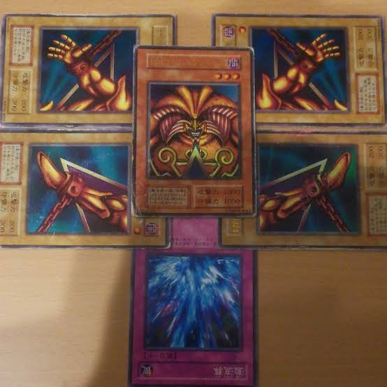 「遊戯王」カードに客殺到、秋葉原で「密」が　数百人集結、警察出動も